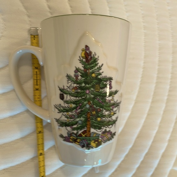 Spode Christmas Tree Large Mug - Picture 6 of 7